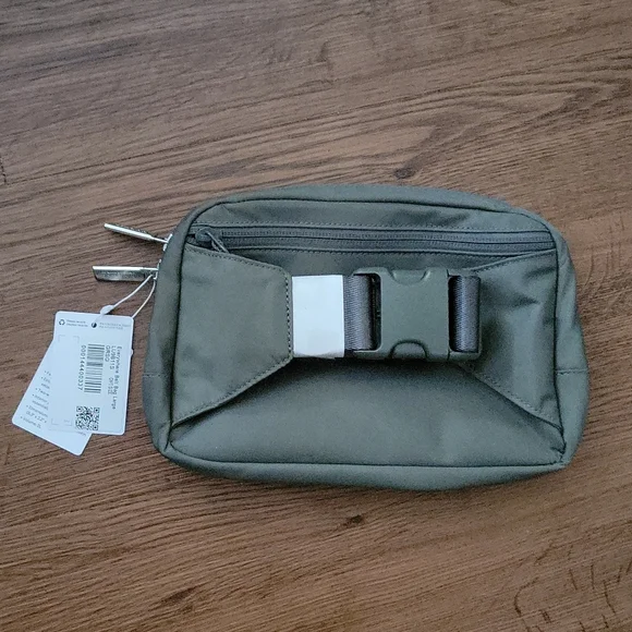 Final 1: NWT Lululemon Belt Bag Large - Picture 5 of 5